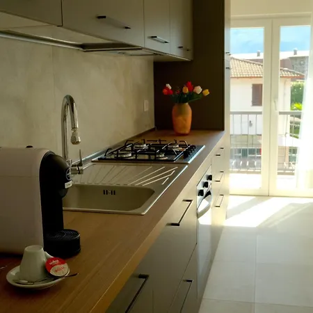 Casa Paola By The Apartmán Domaso